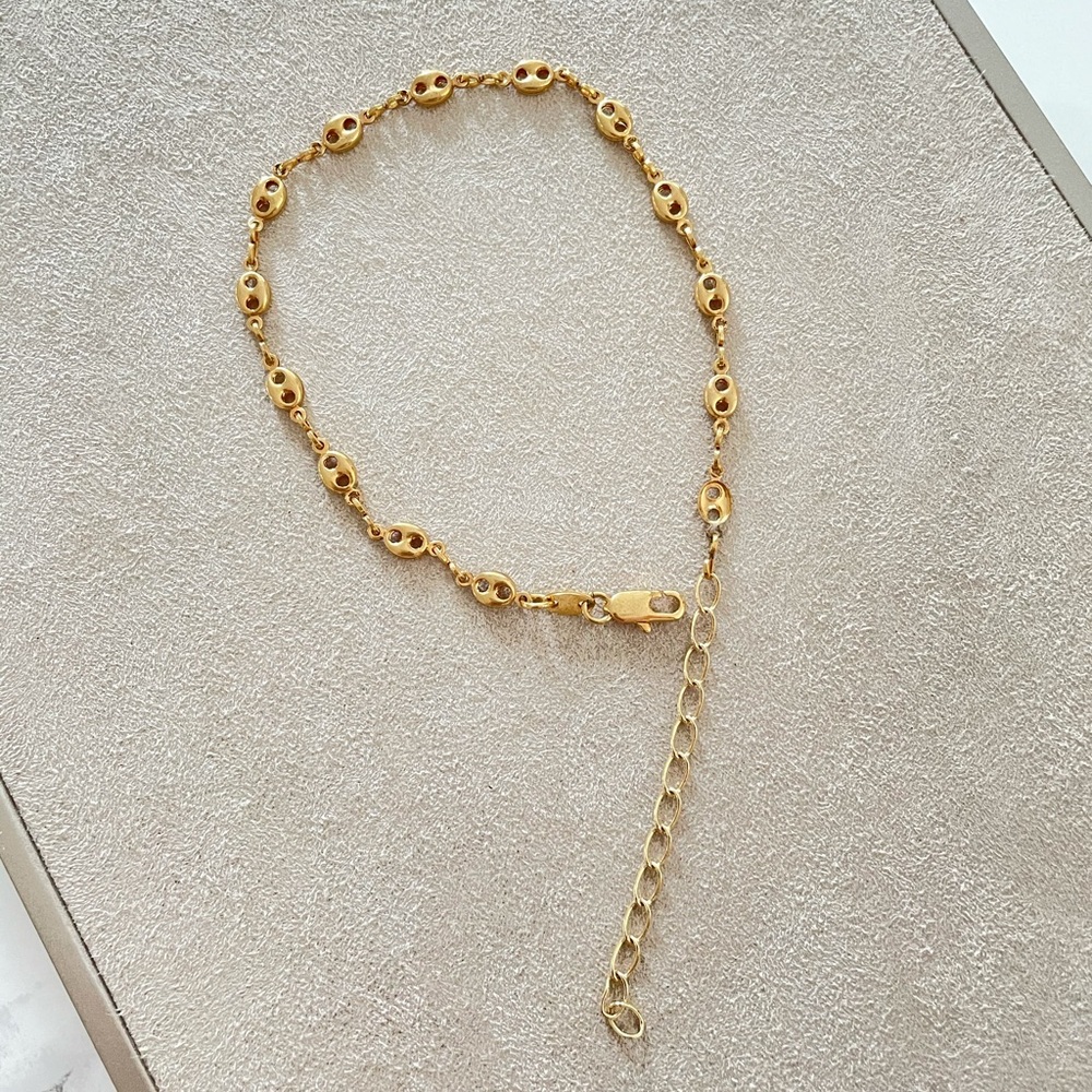 Like New Bracelet in Gold color